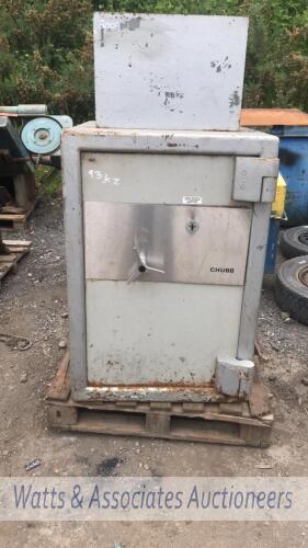 CHUBB safe c/w deposit chute & key